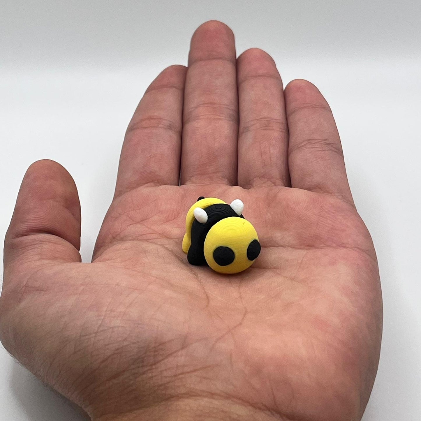 Mini Bee Figurine – 3D Printed Pocket-Sized Animal Collectible