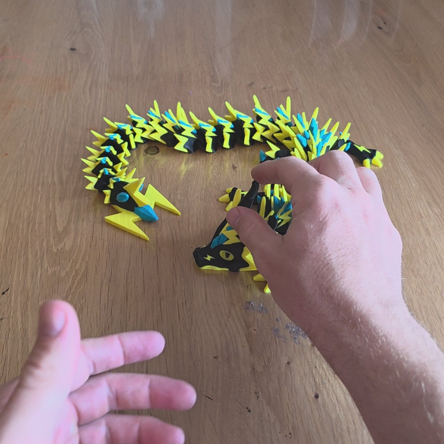 3D Printed Thundershard Articulated Dragon – 57cm of Lightning-Powered Awesomeness!